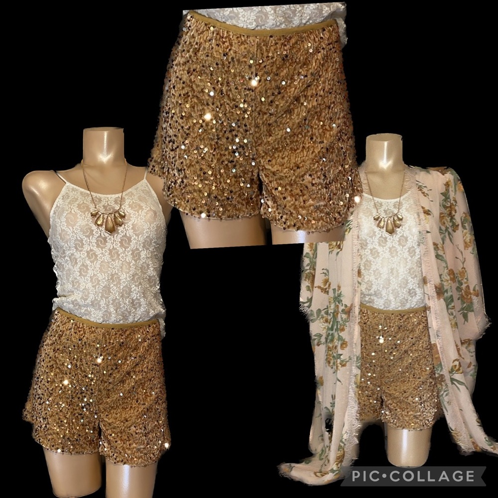 Gold sequins velvet shorts size L